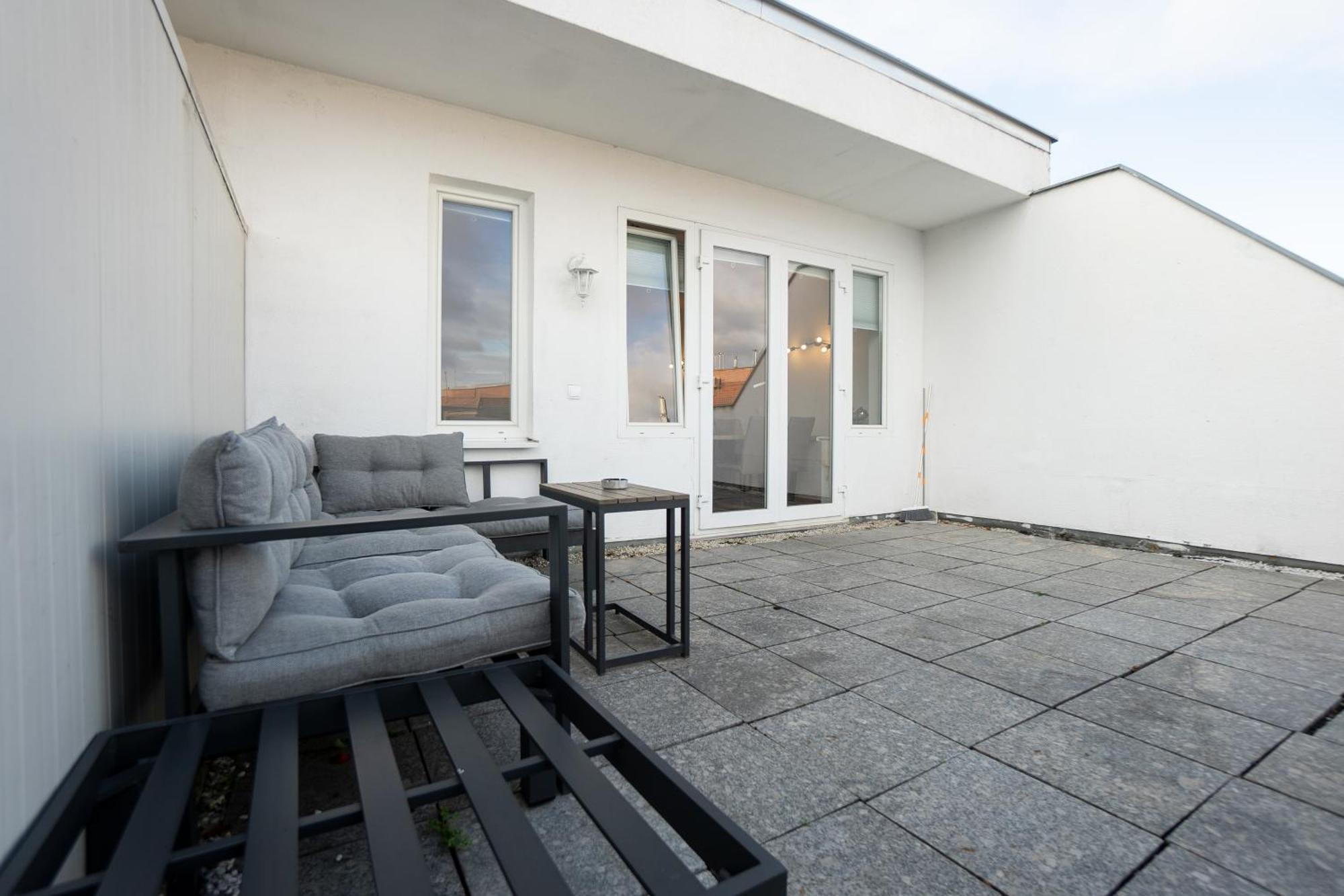 וינה Apartment With A Private Terrace Located Right Near Belvedere Castle, 15 Minutes Away From Stephansdom מראה חיצוני תמונה