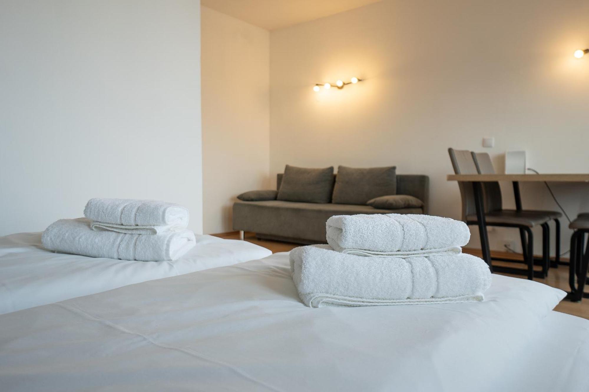 וינה Apartment With A Private Terrace Located Right Near Belvedere Castle, 15 Minutes Away From Stephansdom מראה חיצוני תמונה