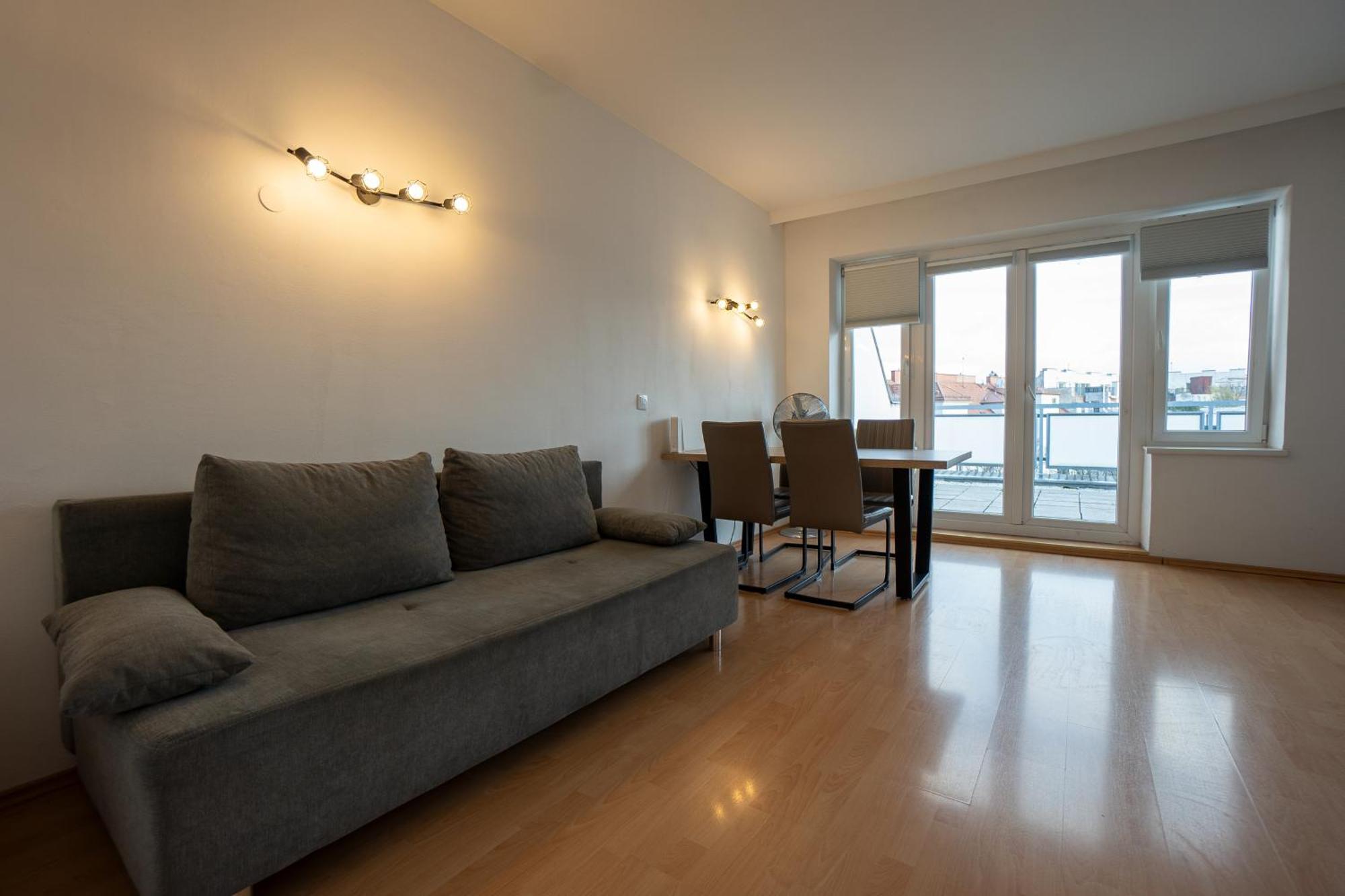וינה Apartment With A Private Terrace Located Right Near Belvedere Castle, 15 Minutes Away From Stephansdom מראה חיצוני תמונה